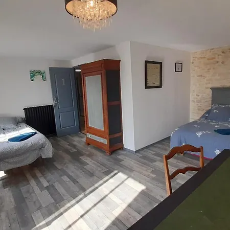 Le Clos Des Quatre Lieues Guest house Cartelegue