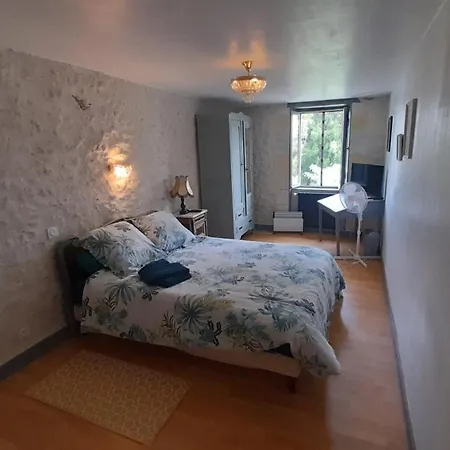 Le Clos Des Quatre Lieues Guest house