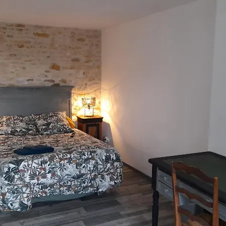 Le Clos Des Quatre Lieues Pensjonat *